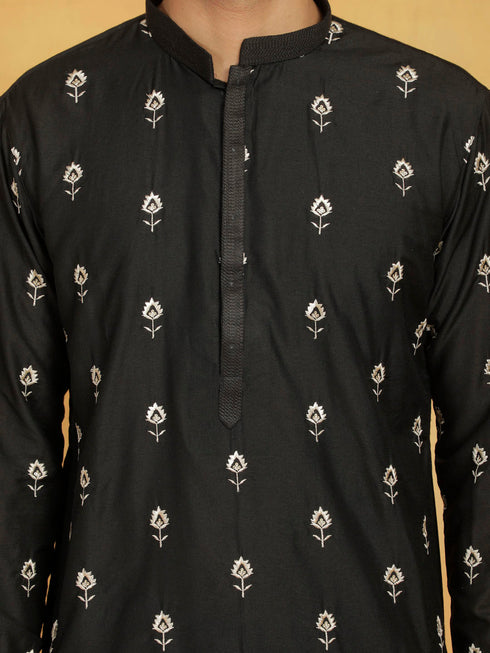 Vastramay Men's Black Cotton Blend Kurta